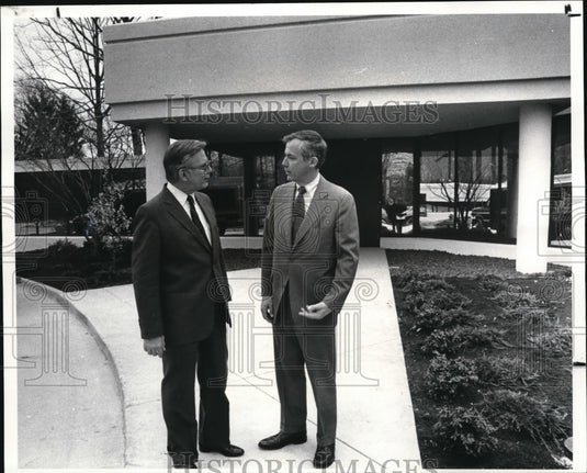 1934 Press Photo Ralph E. Schey, Chairman Scott-Fetzer Co in front of new hdqtrs- Historic Images