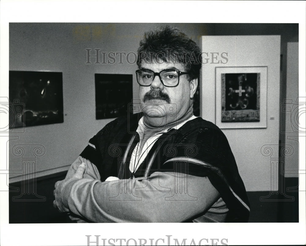 1991 Press Photo Fred Smith, Gallery Director, Kent State University Art Gallery- Historic Images