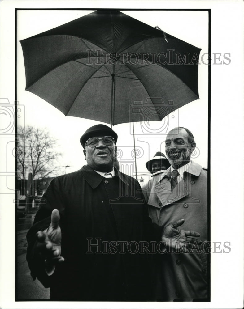 1990 Press Photo Reverend Edward Small of Starlight Baptist Church - Historic Images