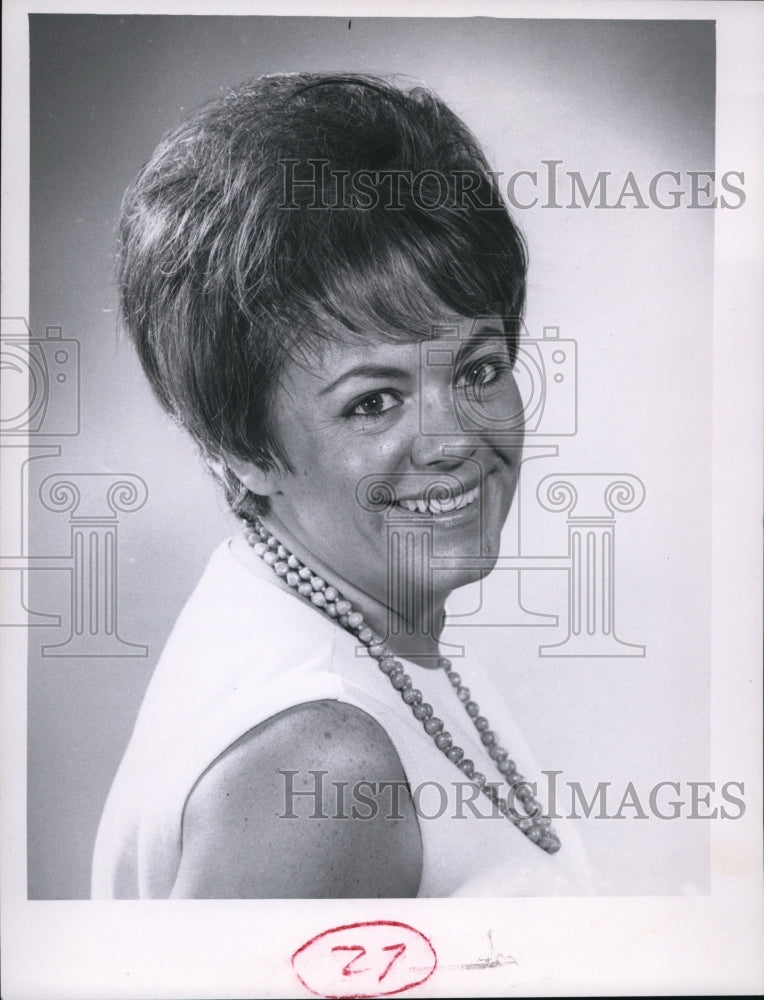1966 Press Photo Nancy Schmidt- Historic Images
