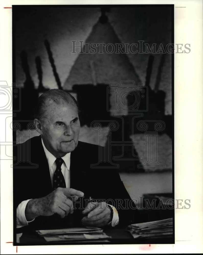 1990 Press Photo Richard Tullis former CEO of Harris Corp.- Historic Images