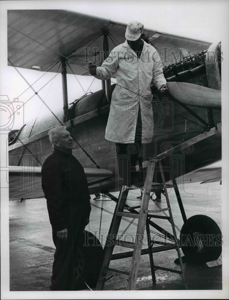 1968 Press Photo Bill Hachbarth John Lunsford Air Mail 50th Anniversary- Historic Images