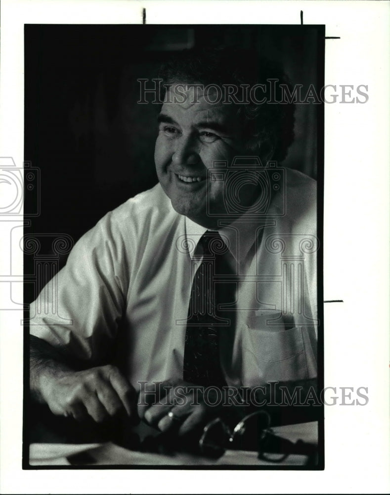 1990 Press Photo Lake County Juvenile Court Judge William Weaver- Historic Images