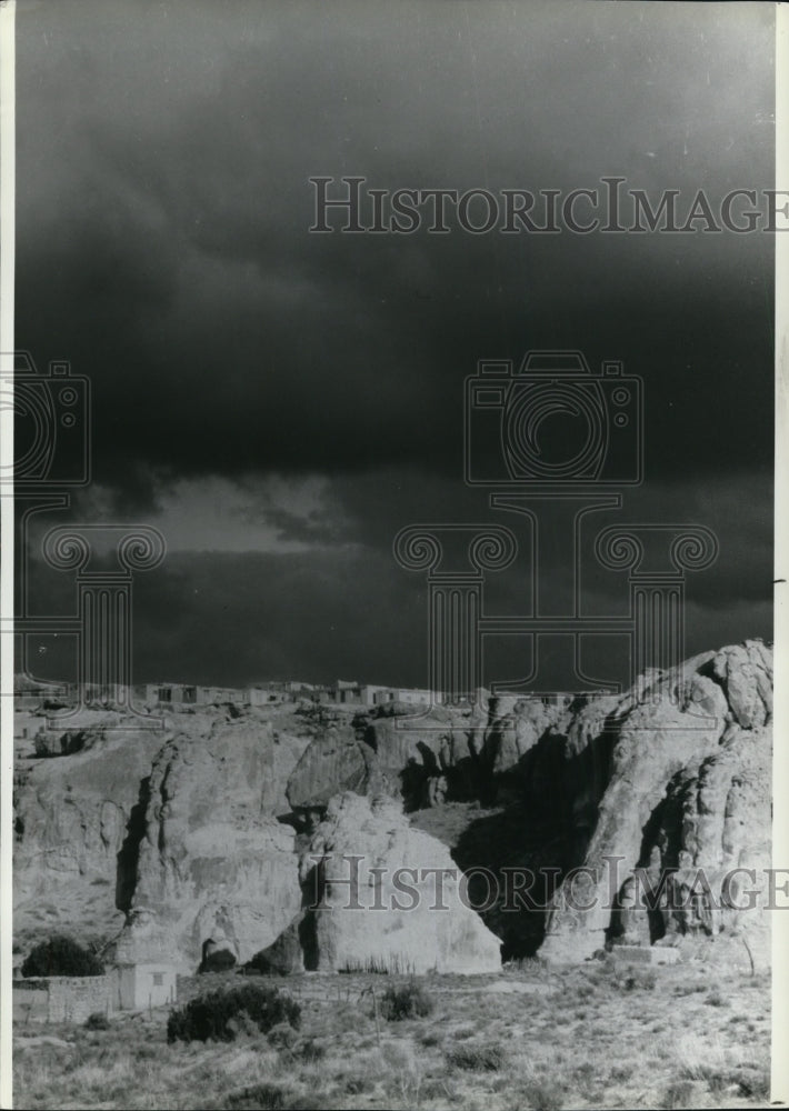 1990 Press Photo Sky City, a sun-hardened citadel of clay and rock located in- Historic Images