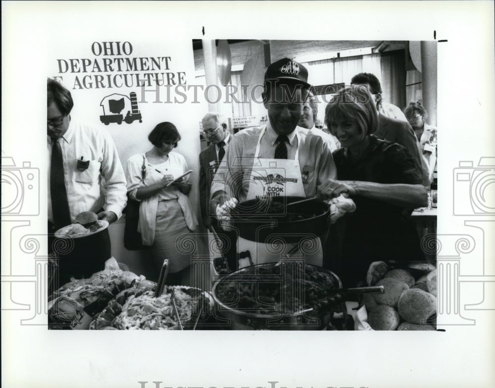 1991 Press Photo George and Janet Voinovich- Historic Images