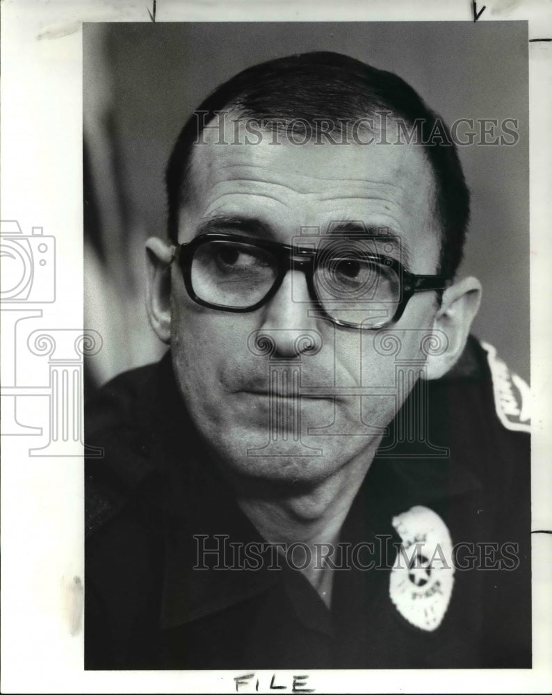 1990 Press Photo Kirtland Police Chief Dennis Yarbough- Historic Images