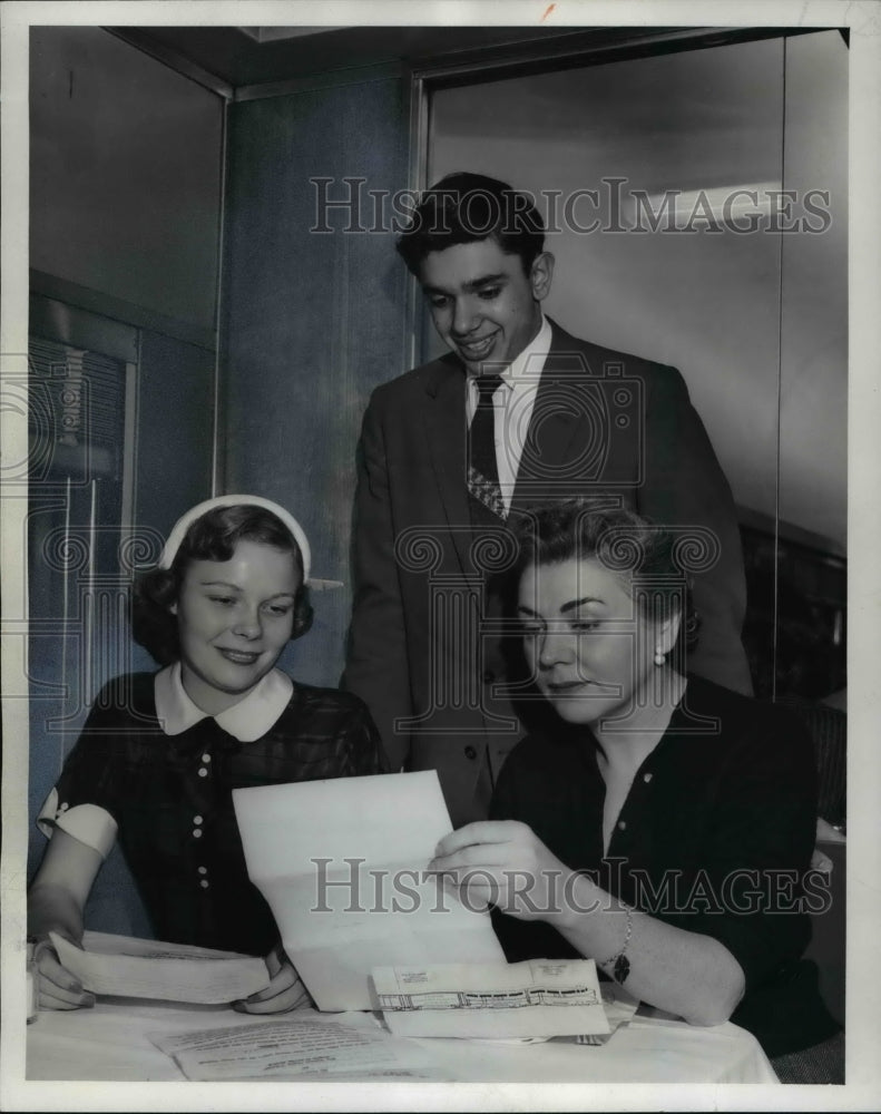 1956 Press Photo Barbara Ford, John Corrado and Maggie Muff - cva49653- Historic Images