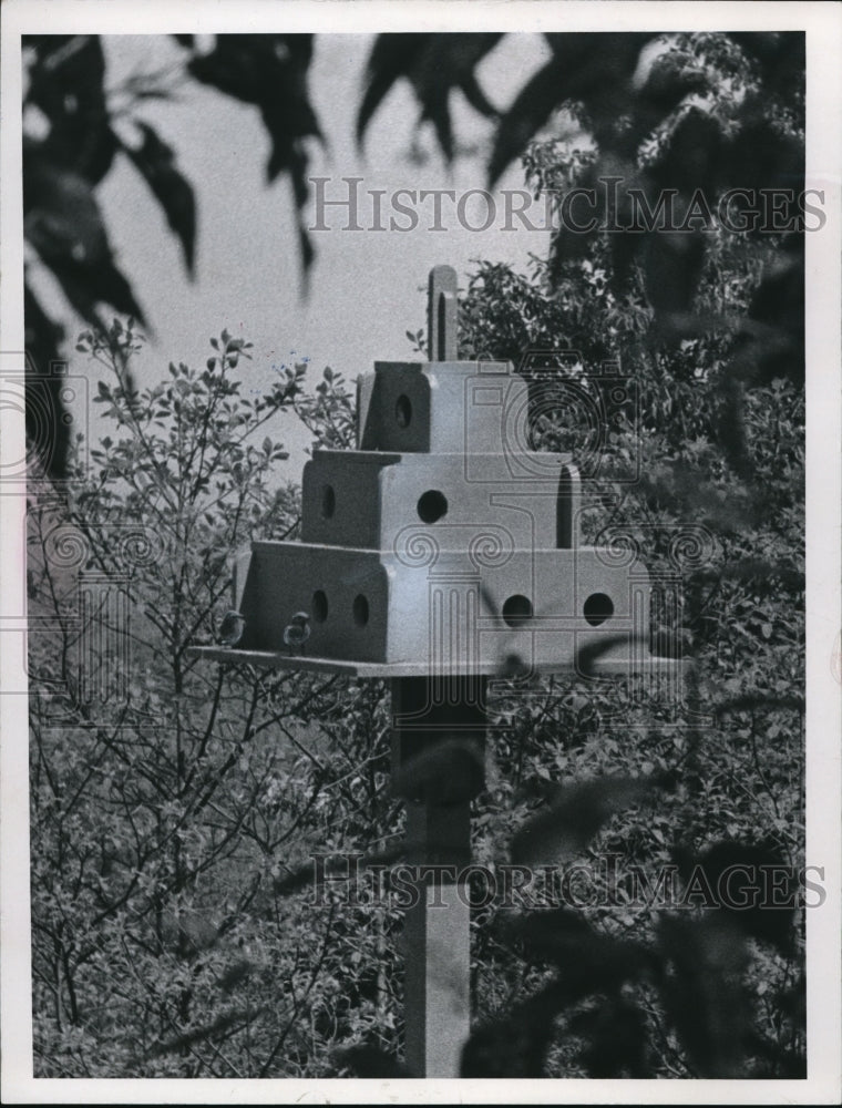 1967 Press Photo Bird House  of Mr and Mrs. Carl Harris at Strongsville.- Historic Images