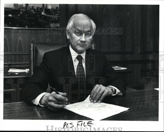 1990 Press Photo Richard Wise of the American National bank- Historic Images