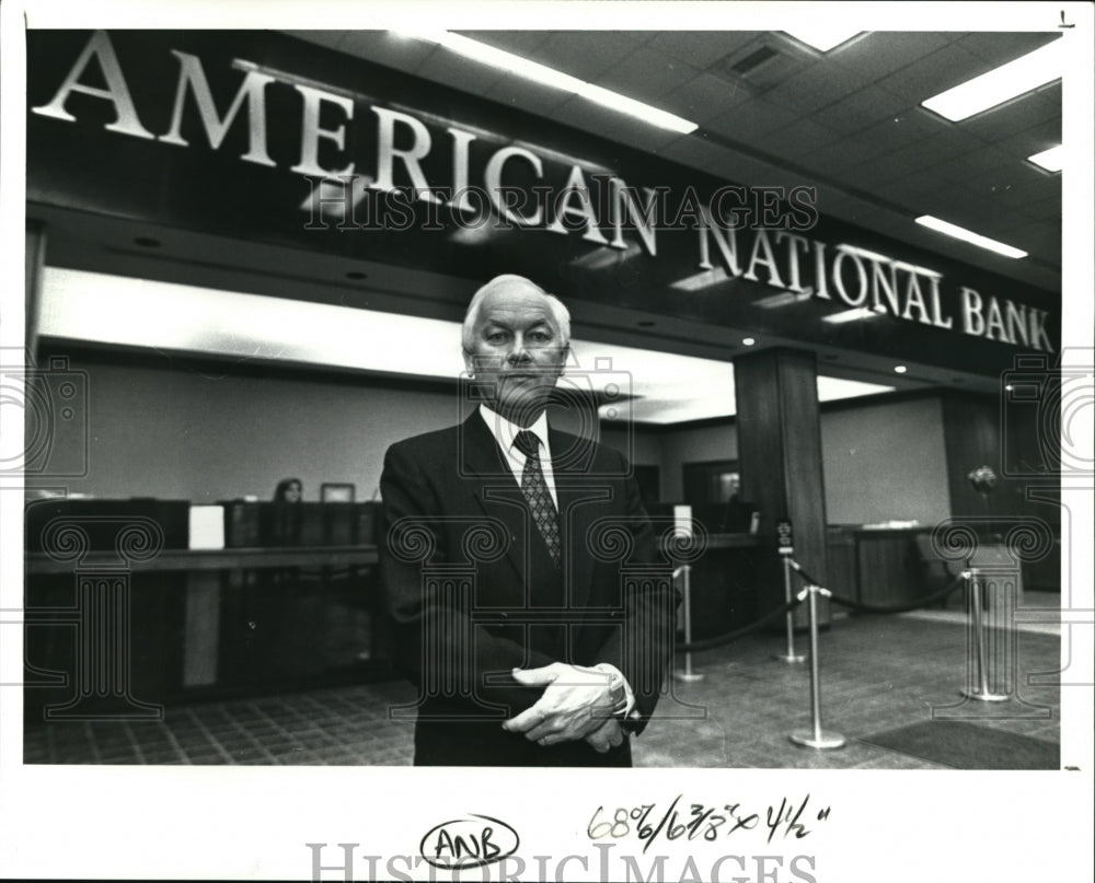 1990 Press Photo  Richard Wise of the American National Bank- Historic Images