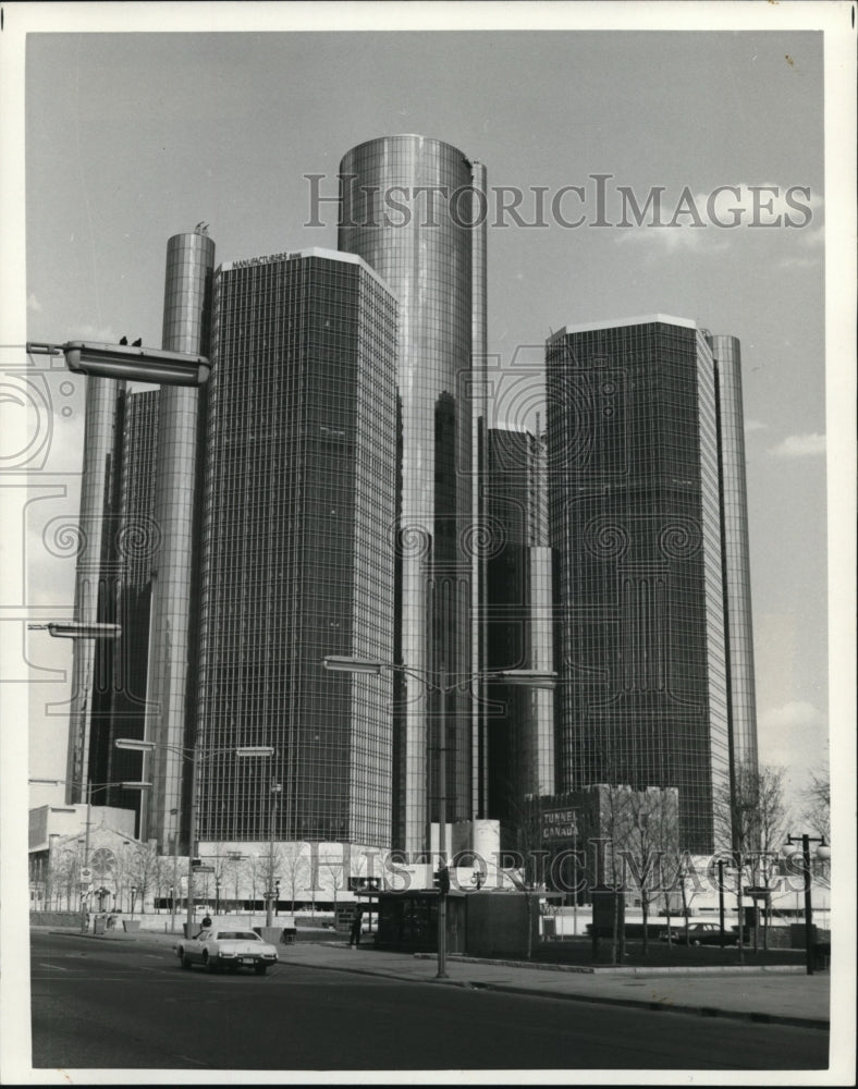 Undated Press Photo Tallest Hotel 73 Detroit Plaza Detroit Plaza at Michigan.- Historic Images