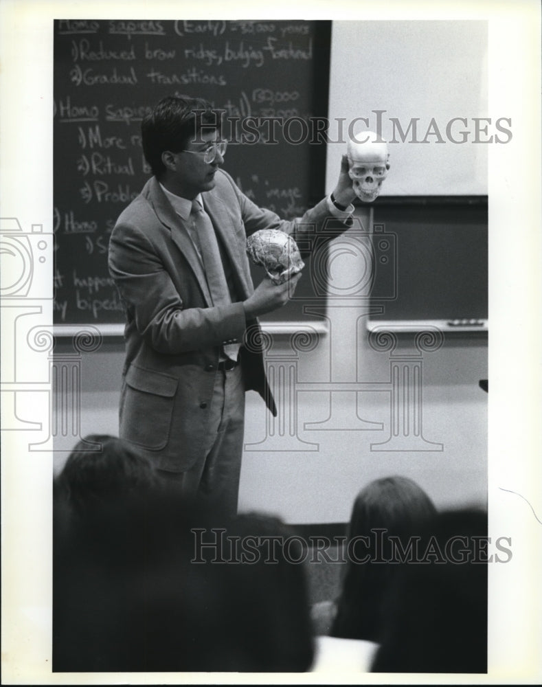 1993 Press Photo Mark Wilson, Professor of Geology at College of Wooster- Historic Images