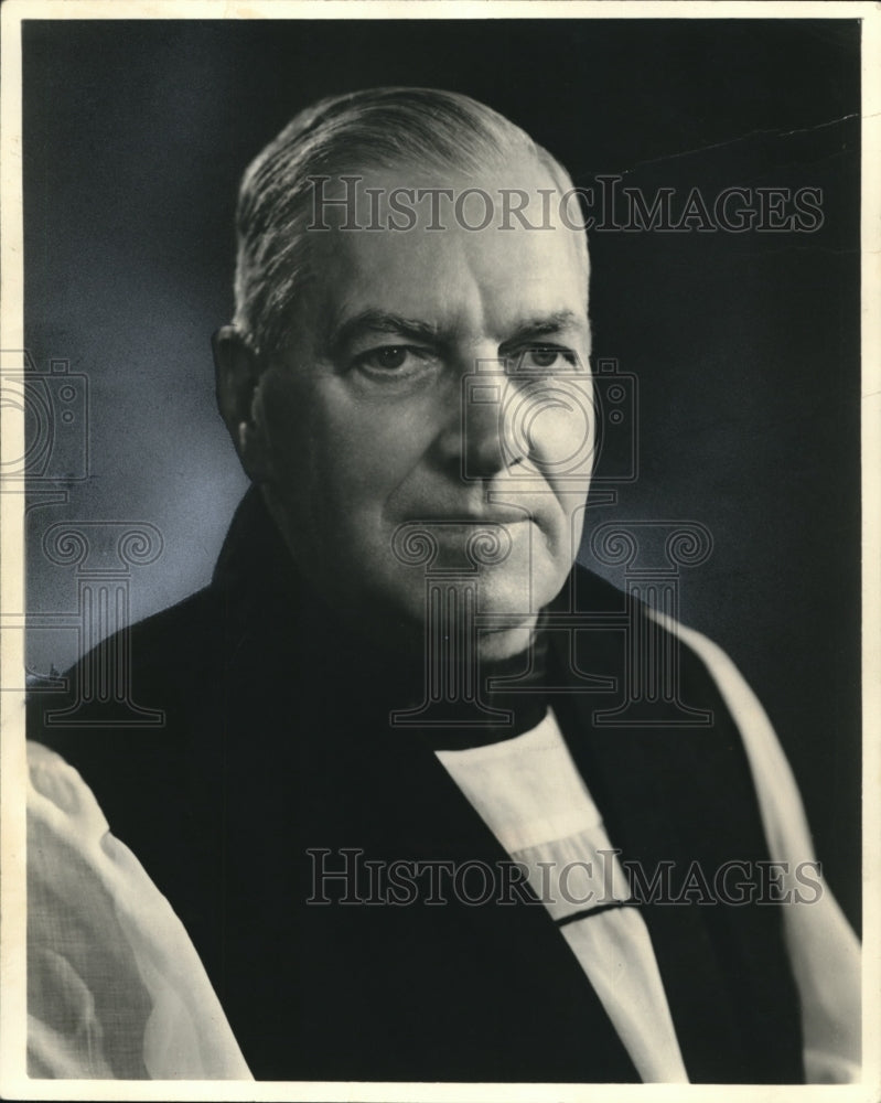 1965 Press Photo Priest- Historic Images