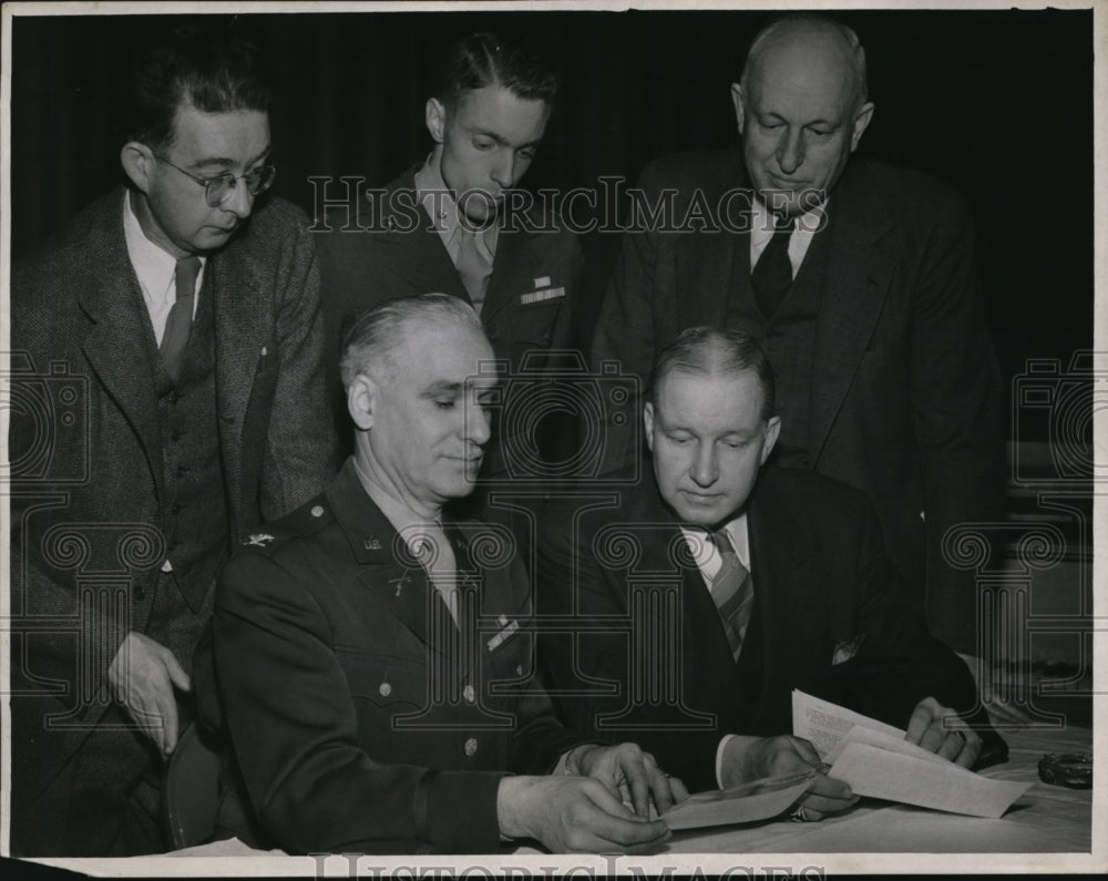 1946 Press Photo Col John Andrews, Roben Maaske, RR Hannas Jr, Willard Given- Historic Images