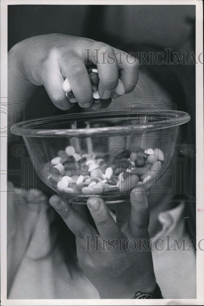 1970 Press Photo &quot;Fruit Salad&quot; named collection of miscellaneous pills- Historic Images