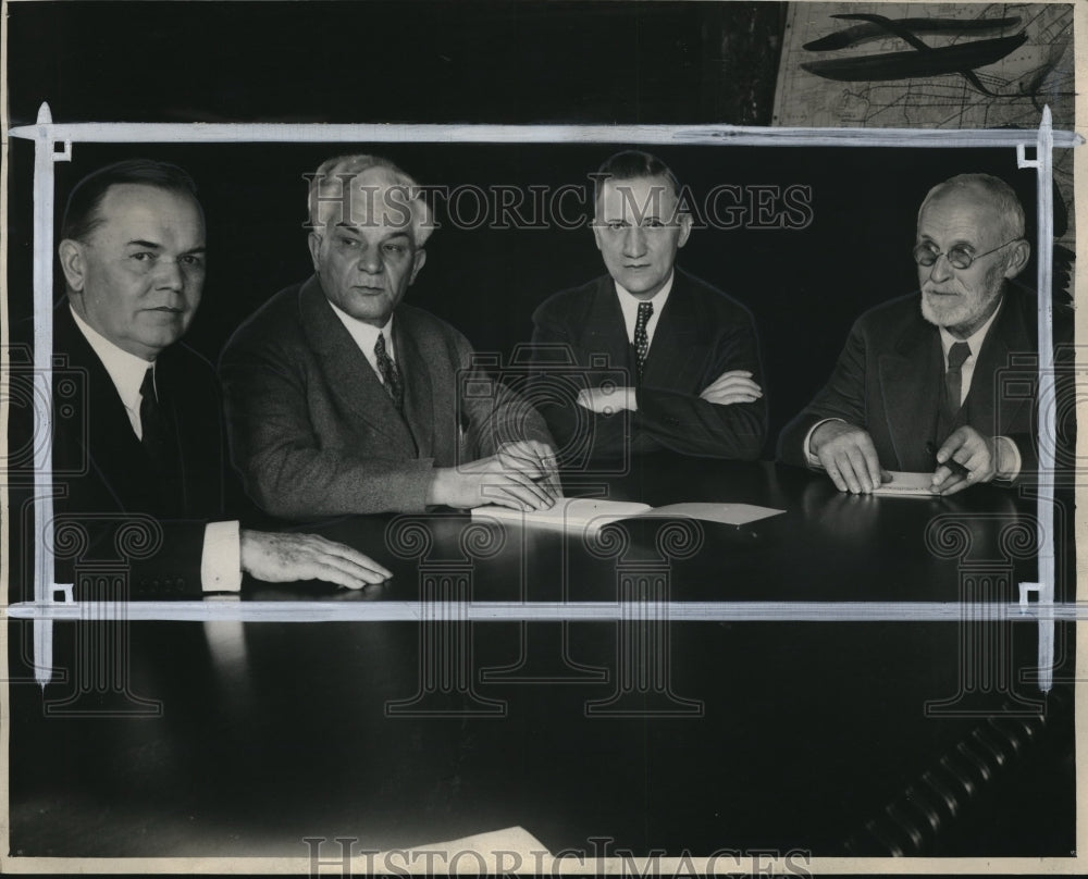 1929 Press Photo City Manager Hopkins tells his side of Gordon Gardens deal to- Historic Images