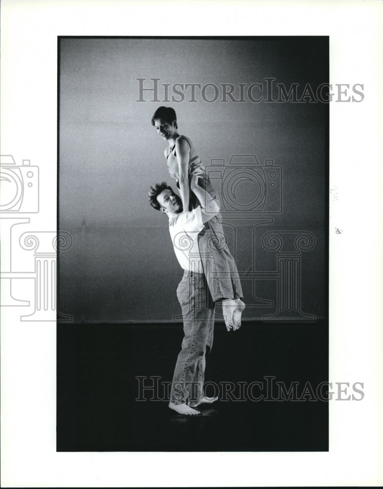 1998 Press Photo Heike Heinrich and Ray Shaw of the CSU Modern Dance Company- Historic Images