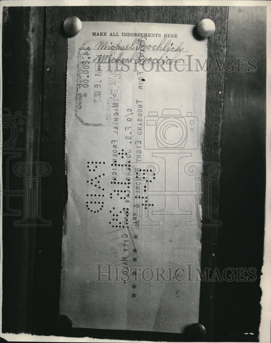 1929 Press Photo Michael Froelich check received