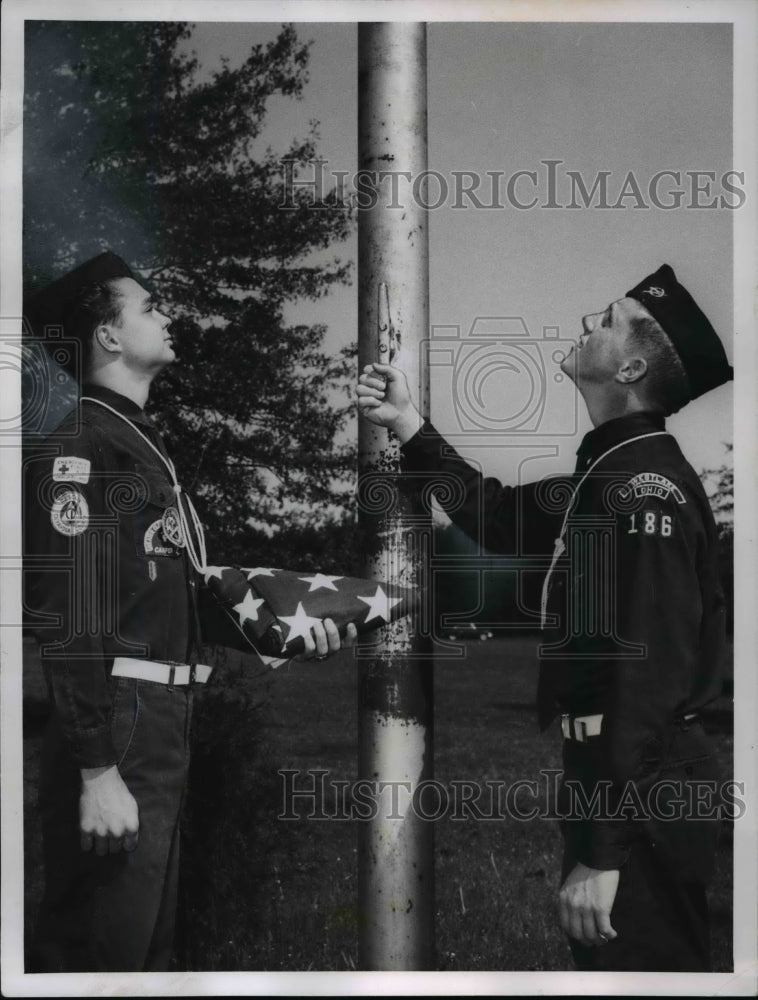 1961 Press Photo West Lake Clague Park Service Terry Carmichael &amp; Dave Keim- Historic Images