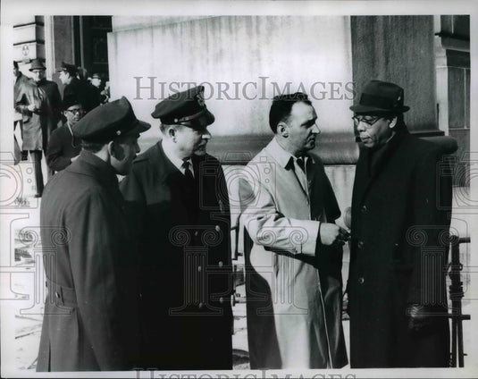 1967 Press Photo Fireman Douglas Dennis, Lt Gerald Gilmore, Pol Frank Schafer- Historic Images