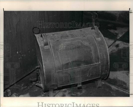 1991 Press Photo Cooking utensils- Historic Images