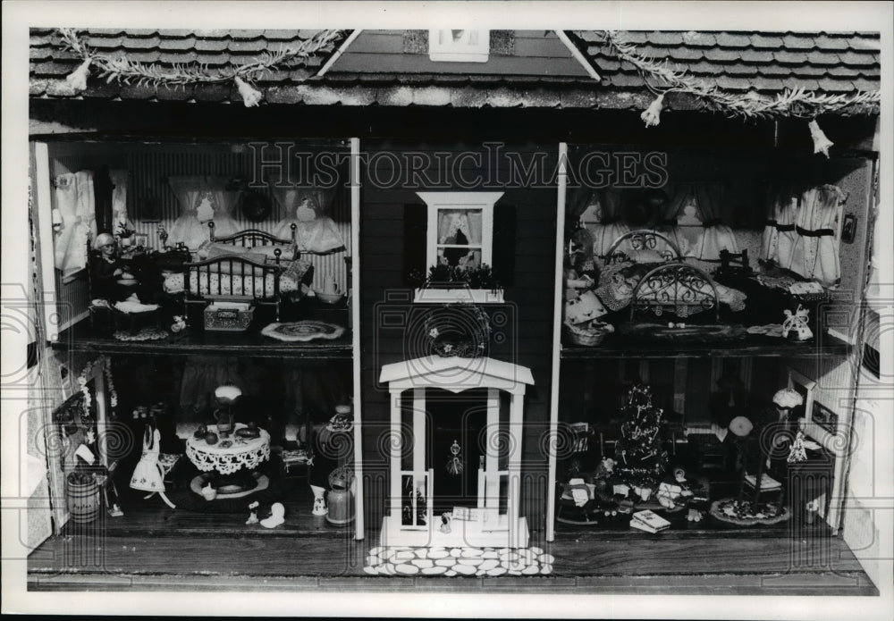 1976 Press Photo A doll house made by Mrs. Sydney Bailys- Historic Images