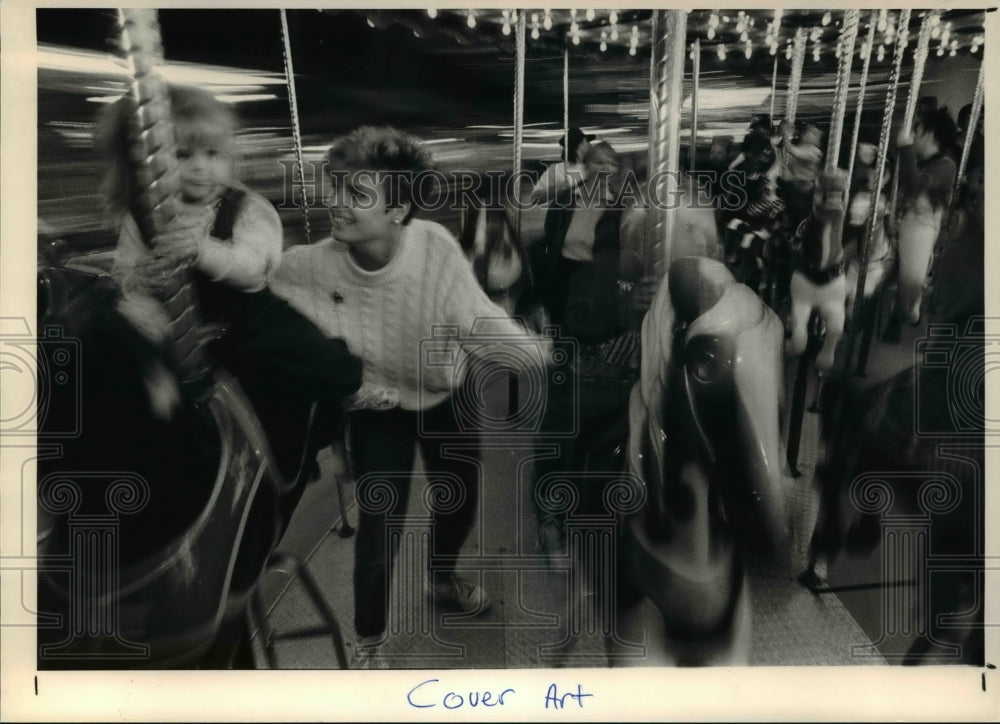 1990 Press Photo Diane Reese with little Brittany at the Indoor Fun Fair- Historic Images