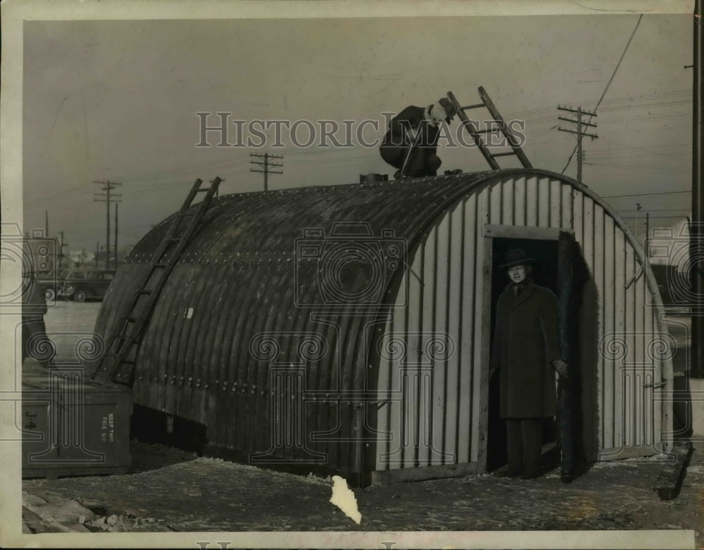 1962 Press Photo Greater Cleveland first air raid shelter was bolted together- Historic Images