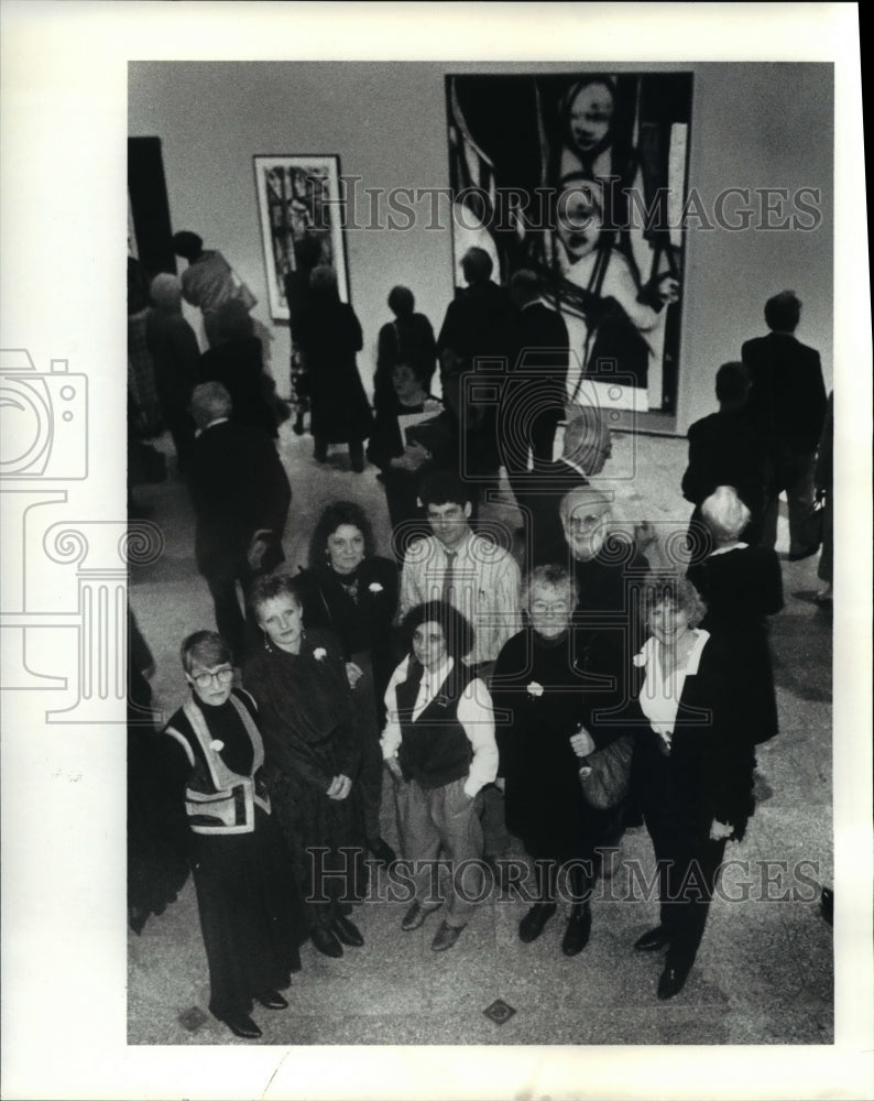 1990 Press Photo Eight winning artist from May Art Show facing camera- Historic Images