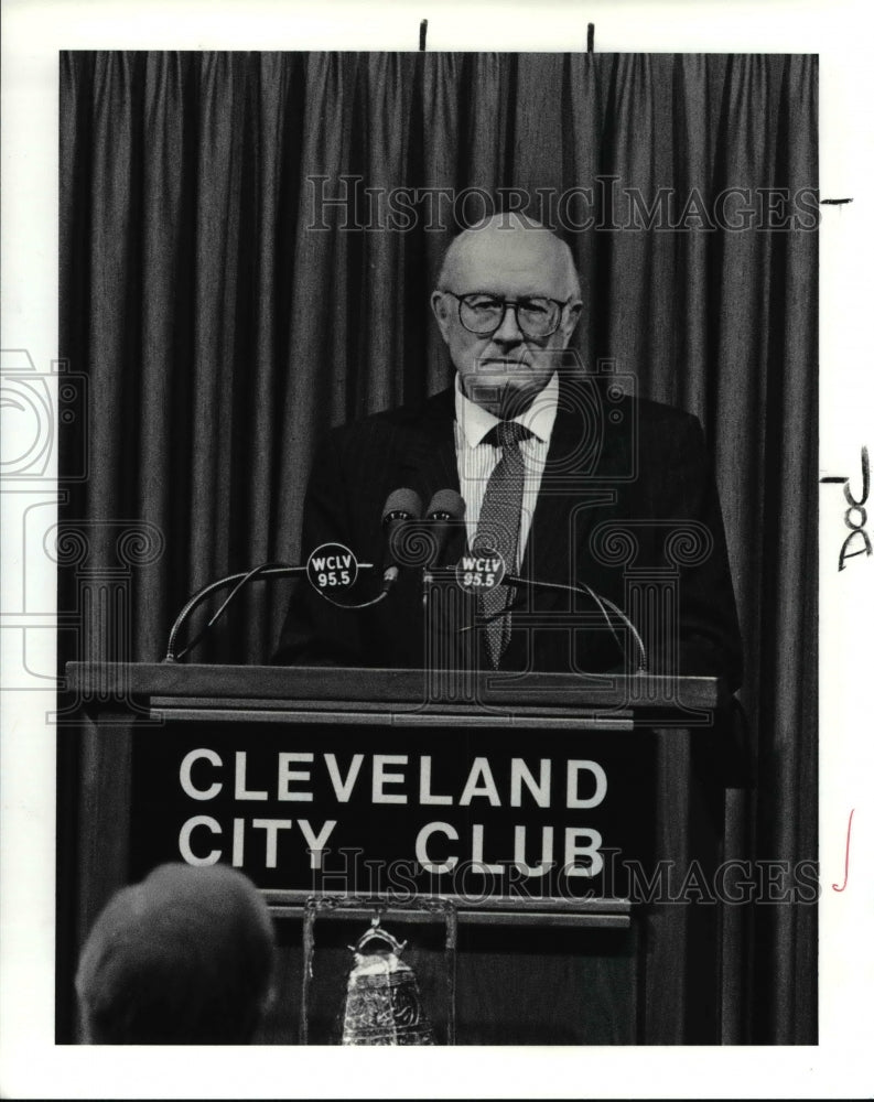 1990 Press Photo Dr Robert J white- Historic Images