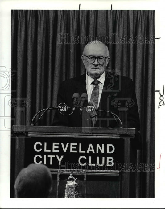 1990 Press Photo Dr Robert J white- Historic Images