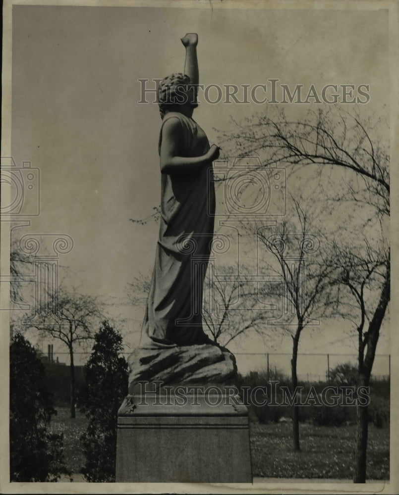 1947 Press Photo Kurtland Park Statue, Our Lady of Peace- Historic Images