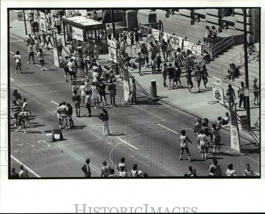 1989 Press Photo Some of the temporary basketball courts set up on Superior Ave.- Historic Images