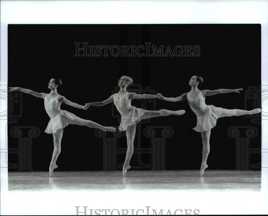 1997 Press Photo Maydee Pena, Lauren Schultz & Nancy Latoszewski in Cannonade- Historic Images
