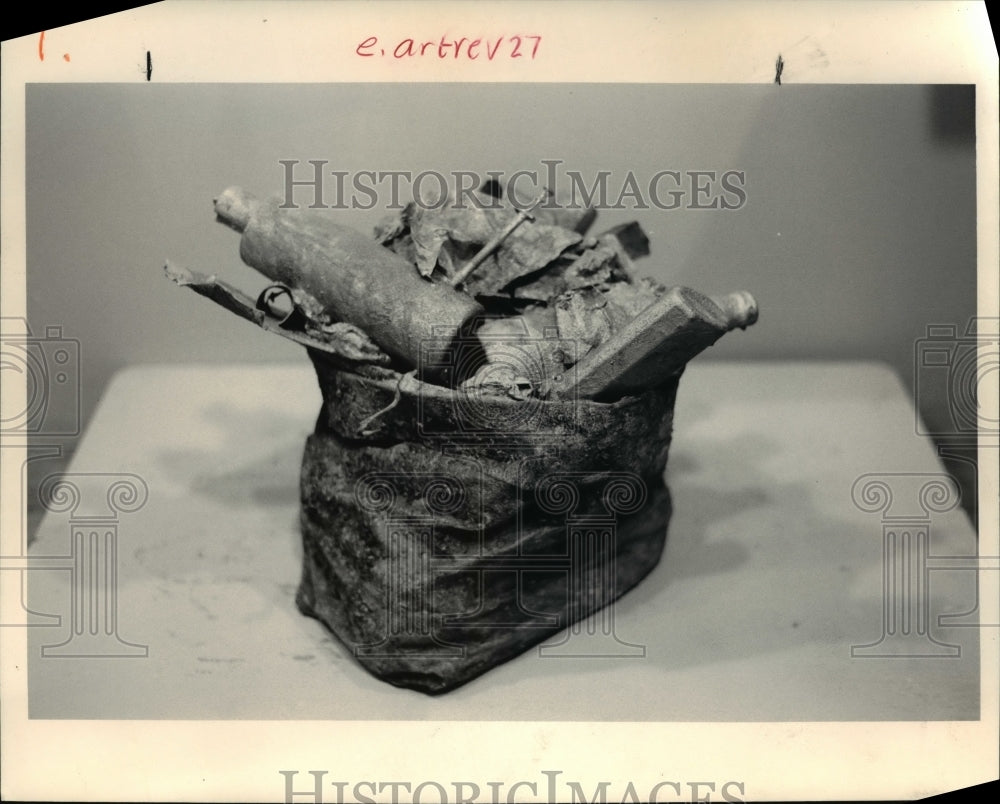 1992 Press Photo Sculpture in Steven Smith retrospective is typical assemblage- Historic Images