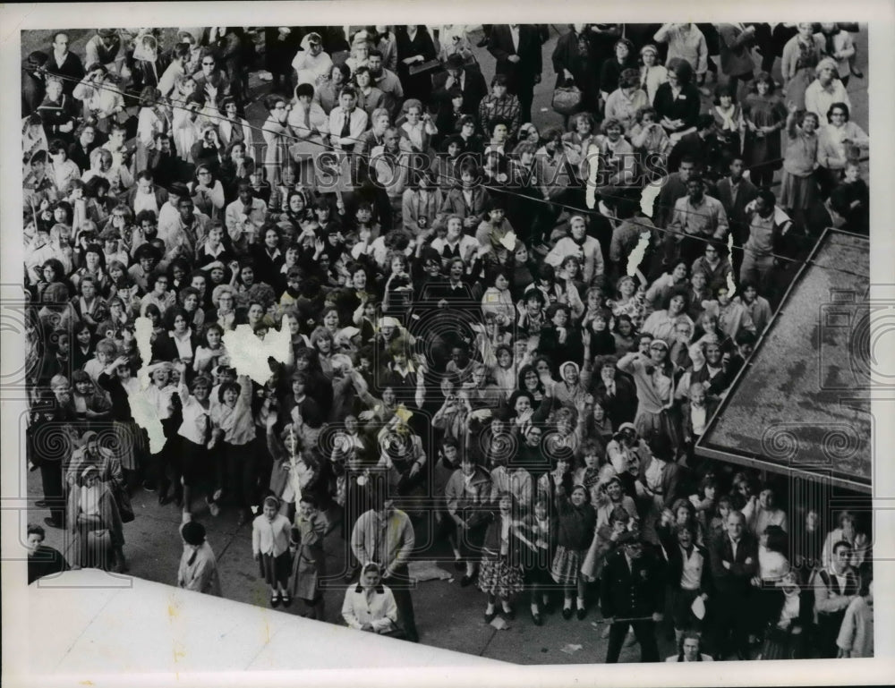 1964 Press Photo Beatlemania in Cleveland, Ohio - cva59961- Historic Images