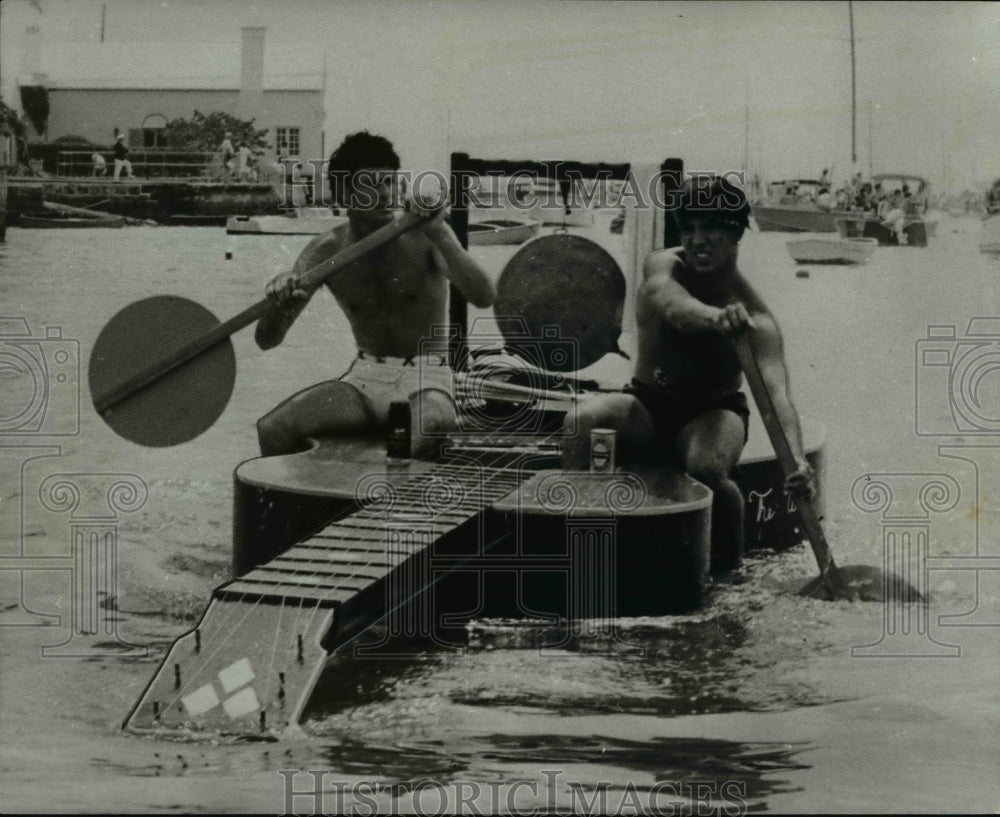 1964 Press Photo Beatles imitators put on a seagoing display paddling- Historic Images