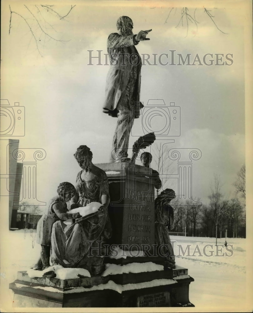 1958 Press Photo Statue of Harvey Rice at Entrance Cleveland Museum of Art- Historic Images