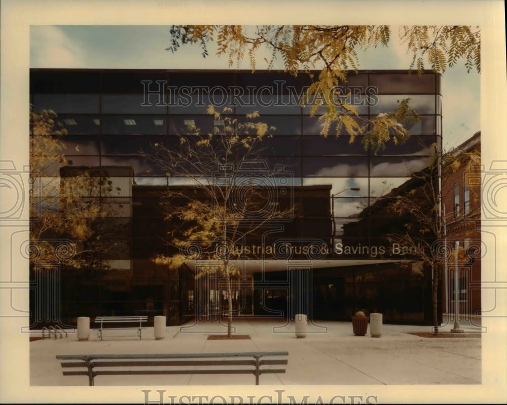 1997 Press Photo The Industrial Trust and Savings Bank in Indiana- Historic Images