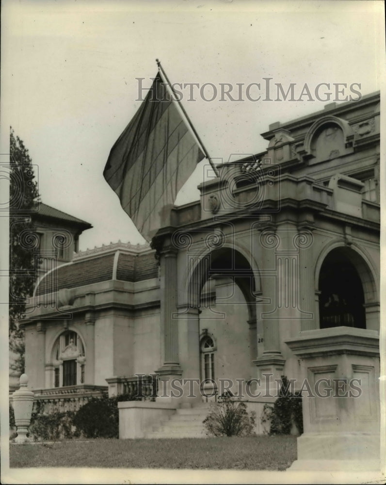 1931 Press Photo New flag of the Spanish Republic above the Washington embassy- Historic Images