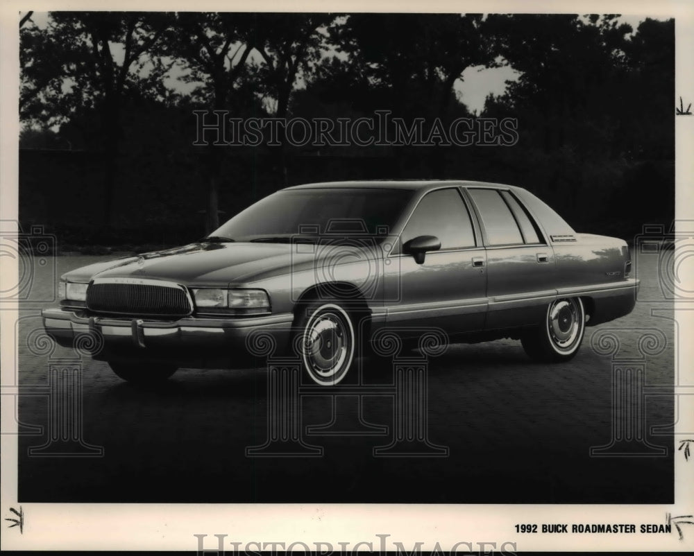 1990 Press Photo 1992 Buick Roadmaster Sedan- Historic Images