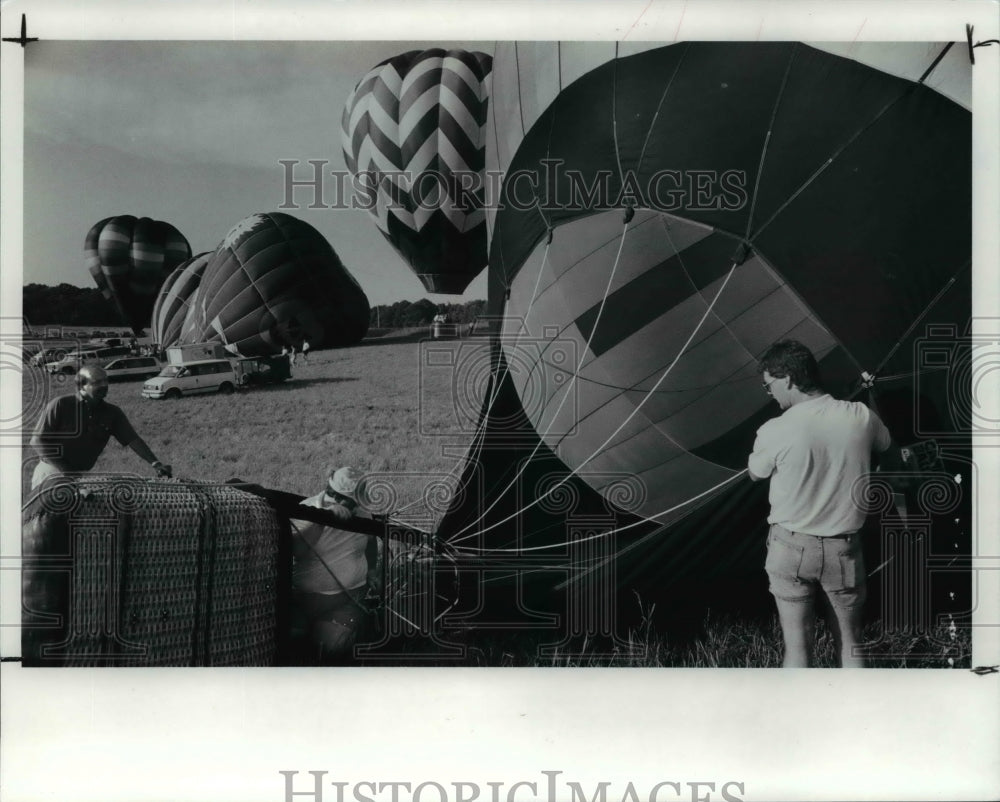 1991 Press Photo The balloon 2 and balloon 3 from the balloon meet- Historic Images