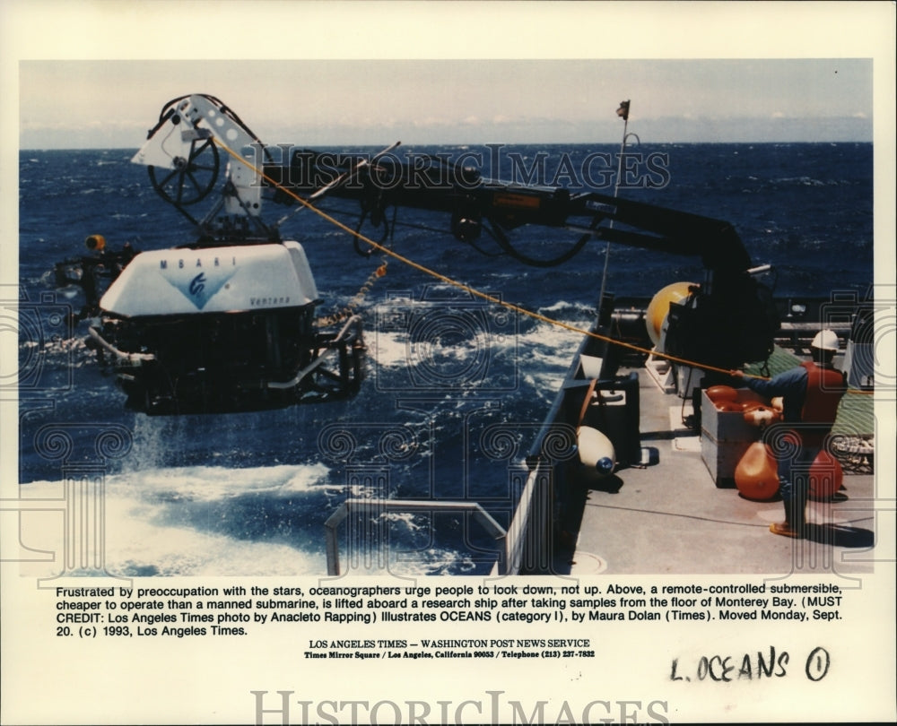 1992 Press Photo Remote-controlled submersible cheaper than submarine- Historic Images