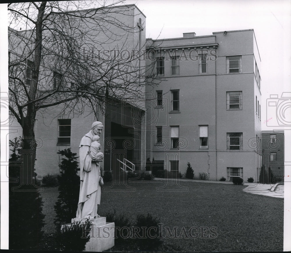 1962 Press Photo DePaul Maternity and Infant Home at 3498 Woodland Ave.- Historic Images