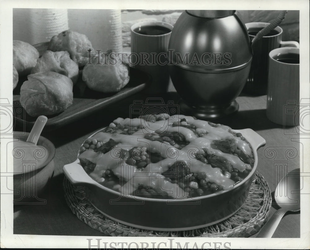 1969 Press Photo Deep Dish Bean Pie casserole- Historic Images