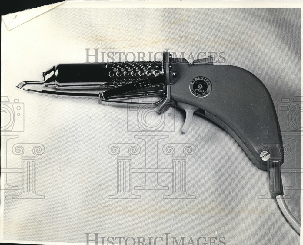 1955 Press Photo Solder Gun- Historic Images