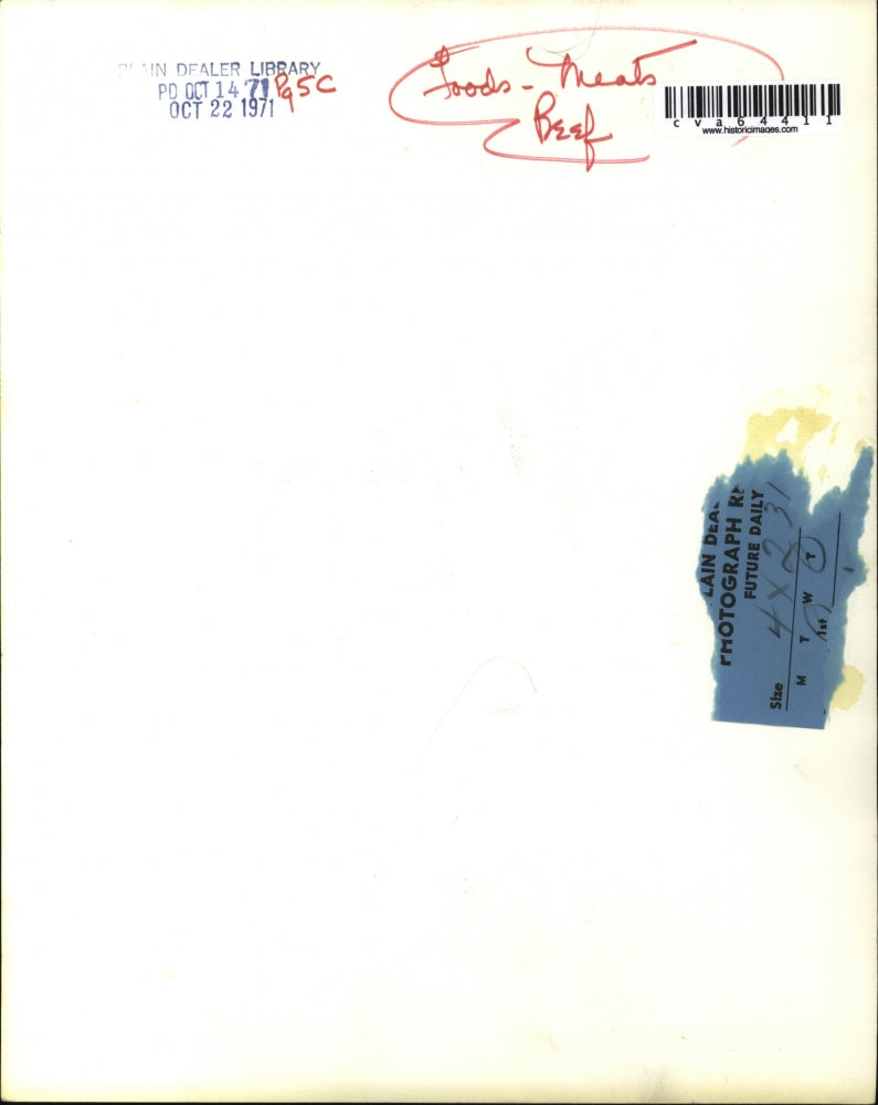 1971 Press Photo Picture of a Beef Carcass Display