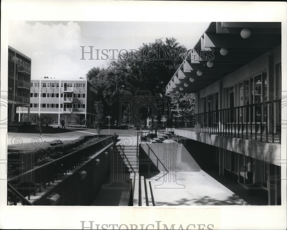 1967 Press Photo Housing and Dining Facility at Western Reserve University- Historic Images