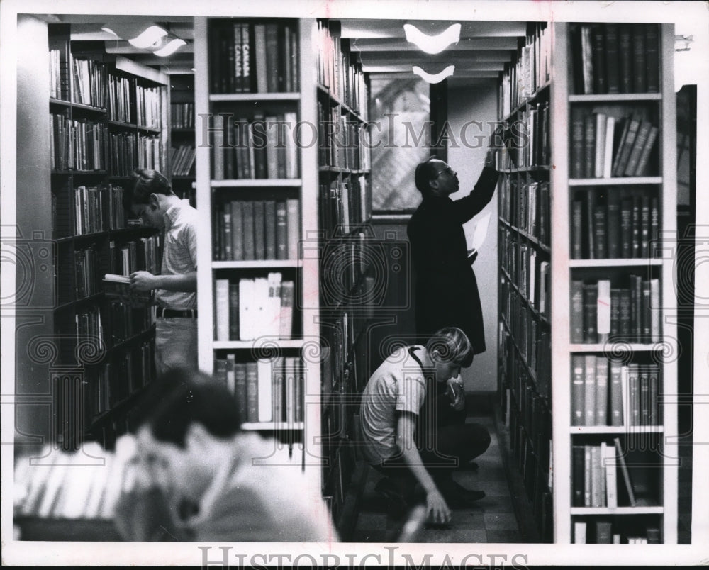 1965 Press Photo The Cleveland Main Library- Historic Images