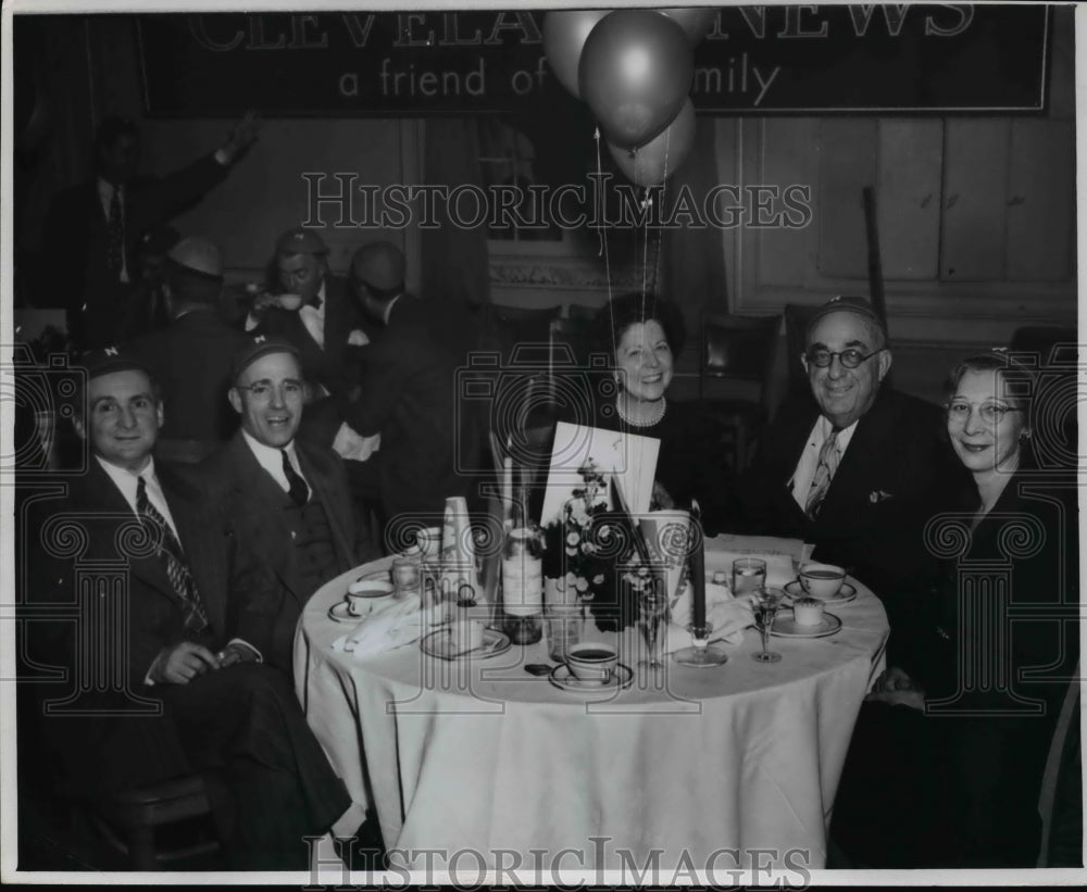 1947 Press Photo  The Varsity News members- Historic Images